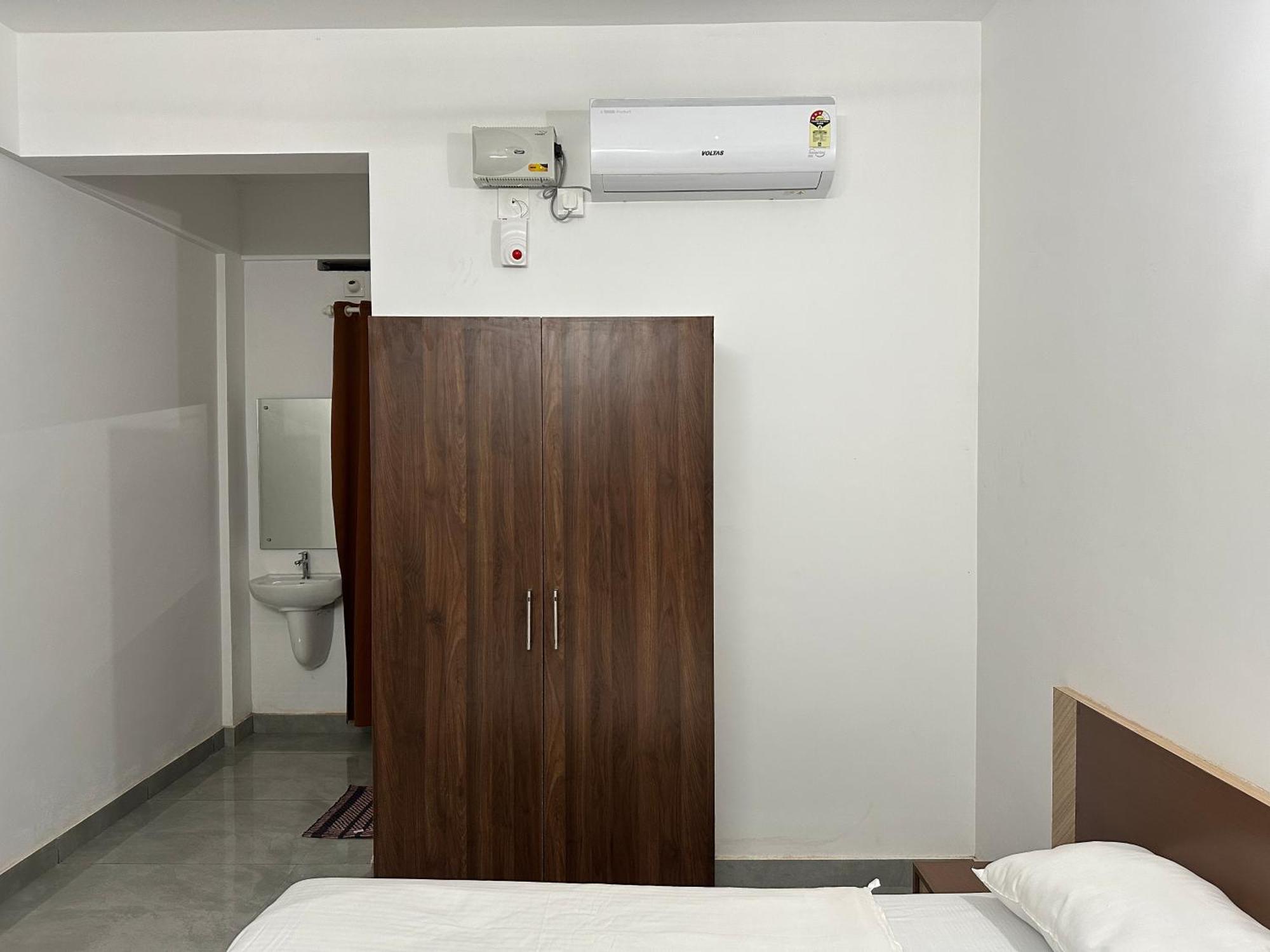 Jayalakshmi Rooms Vaduvanchal Eksteriør billede