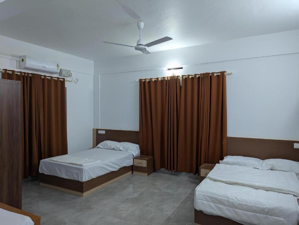 Jayalakshmi Rooms Vaduvanchal Eksteriør billede